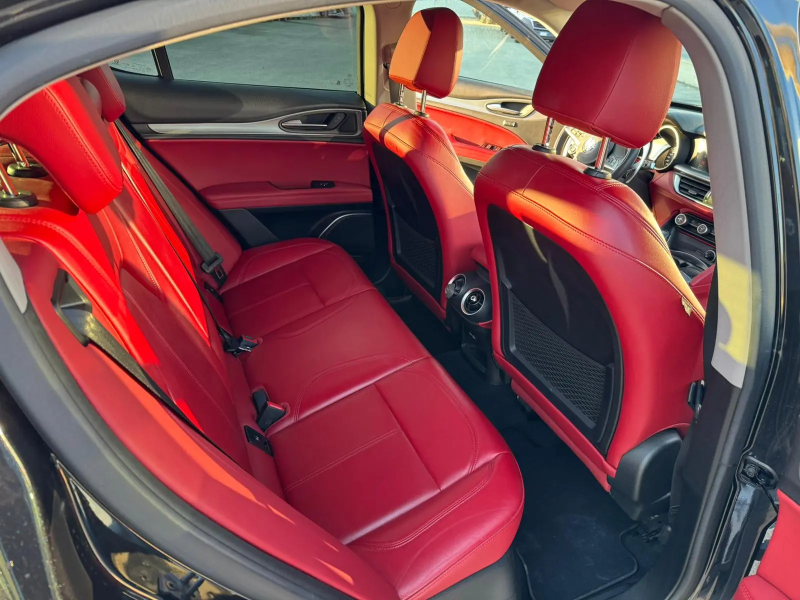 Alfa Romeo Stelvio immagine 14